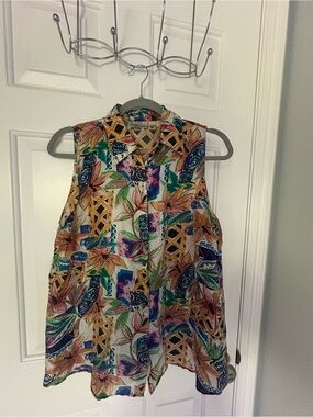 Retro 80s Sleeveless Floral & Geometric Print Button Down Shell Top - Multicolor